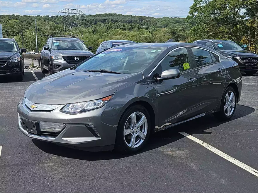 2017 Chevrolet Volt LT photo 1