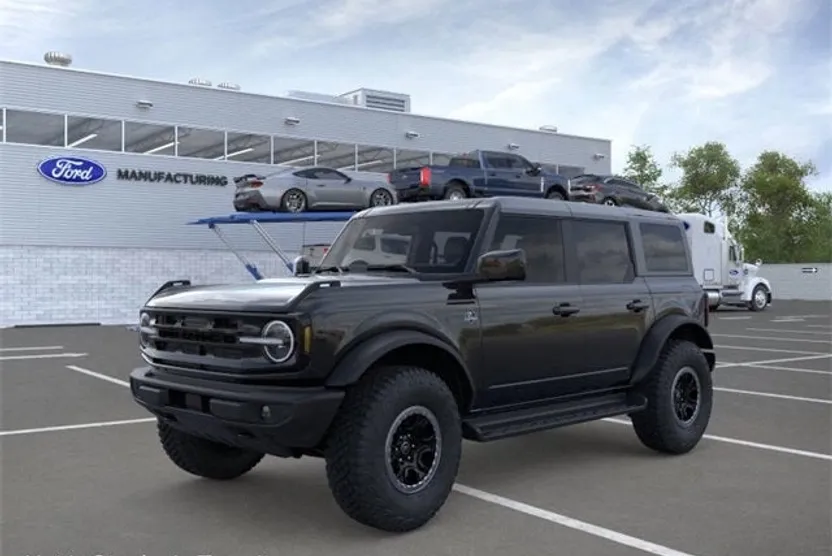 2025 Ford Bronco Outer Banks photo 1