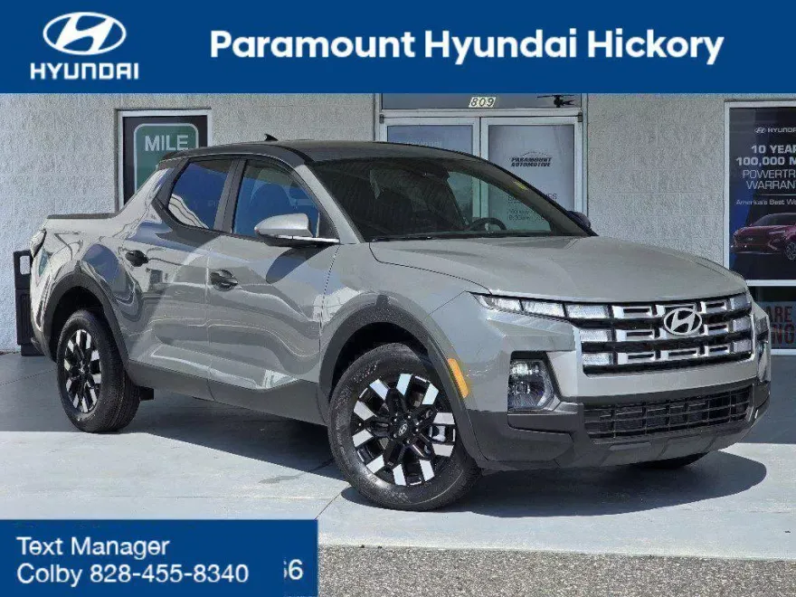 2025 Hyundai Santa Cruz SE photo 1