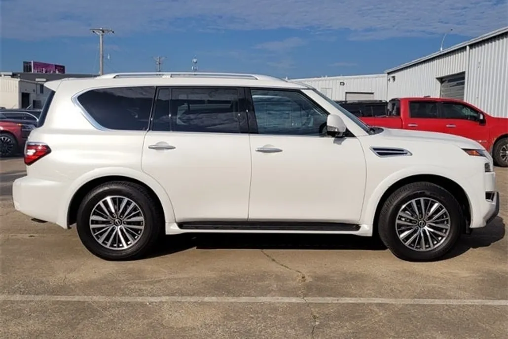 2024 Nissan Armada SL photo 1