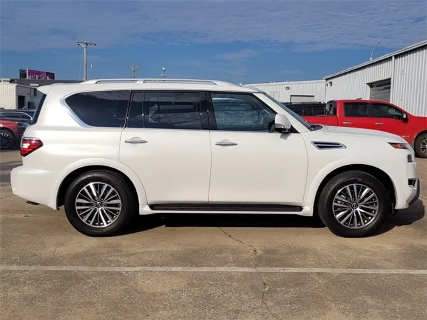 2024 Nissan Armada SL photo 1