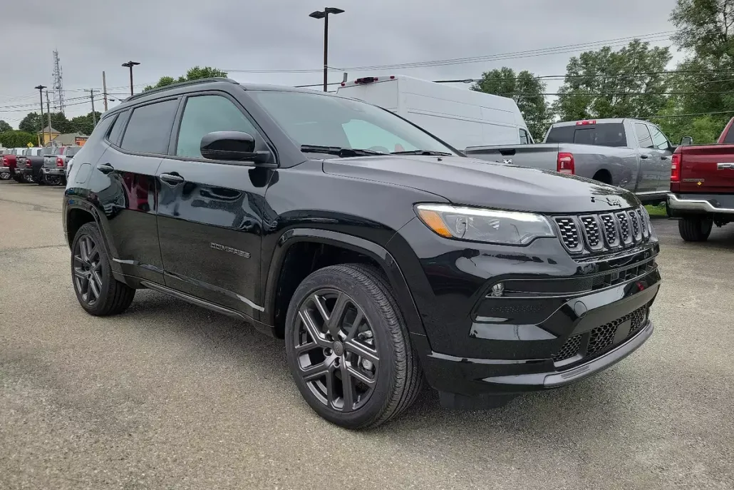 2024 Jeep Compass Limited photo 1