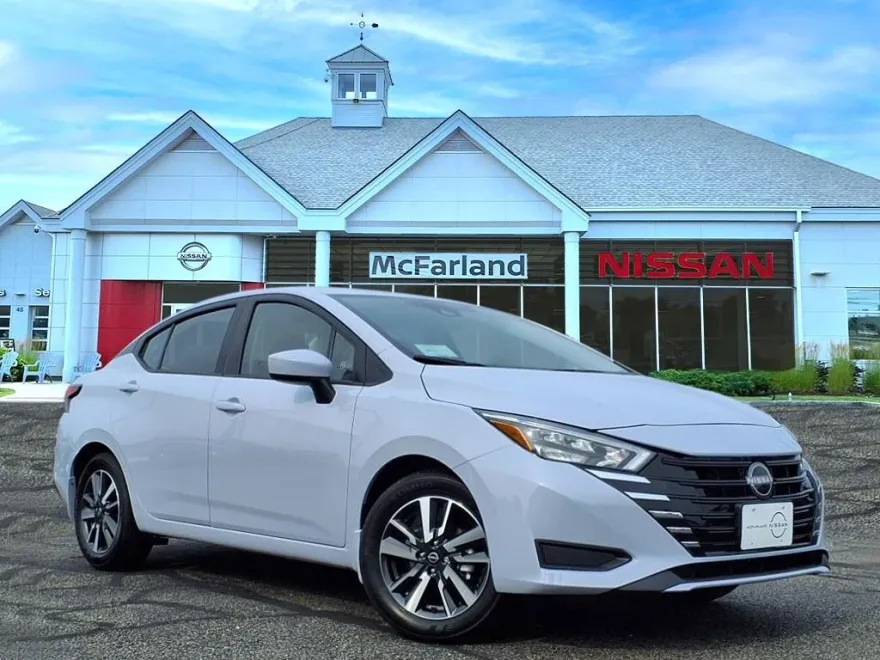 2025 Nissan Versa 1.6 SV photo 1