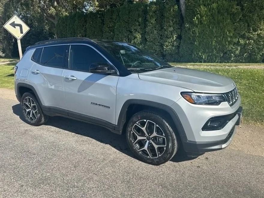 2025 Jeep Compass Limited photo 1