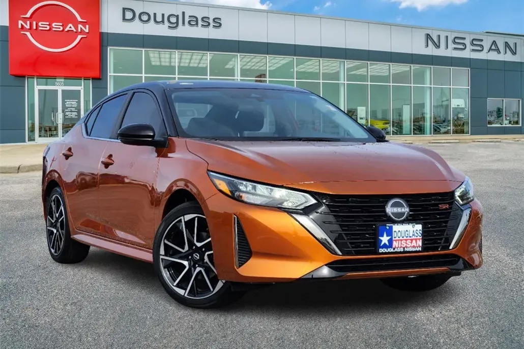 2025 Nissan Sentra SR photo 1