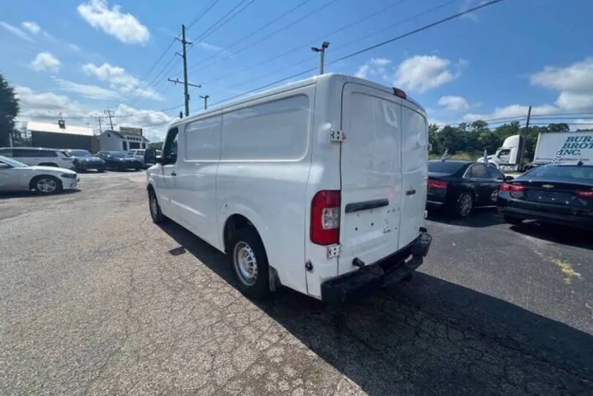 2016 Nissan NV2500 HD S photo 1