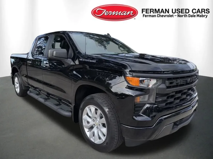 2022 Chevrolet Silverado 1500 Custom photo 1