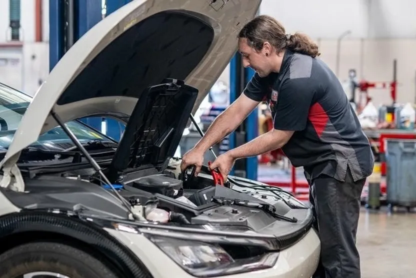 2023 Kia Sportage Hybrid EX photo 1