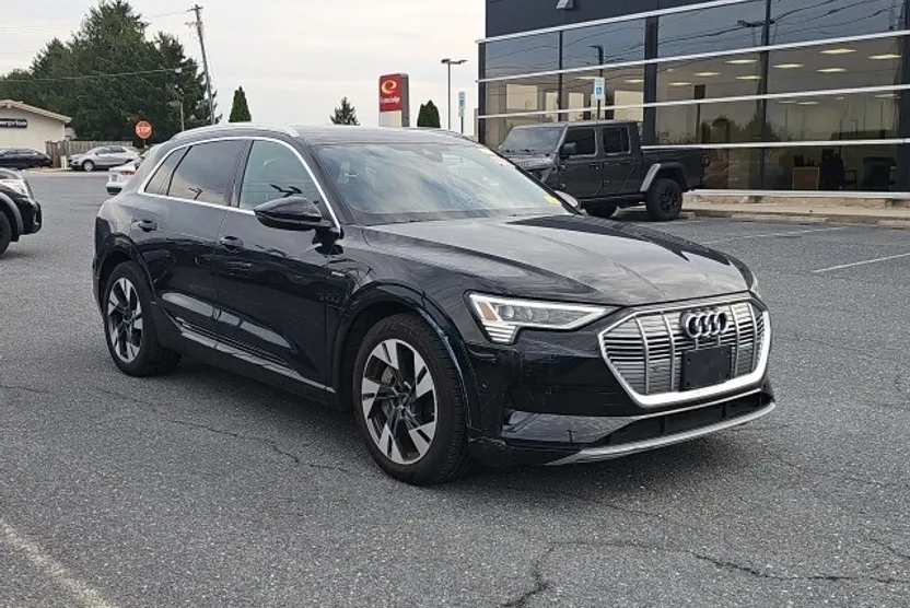 2022 Audi e-tron Premium Plus photo 1