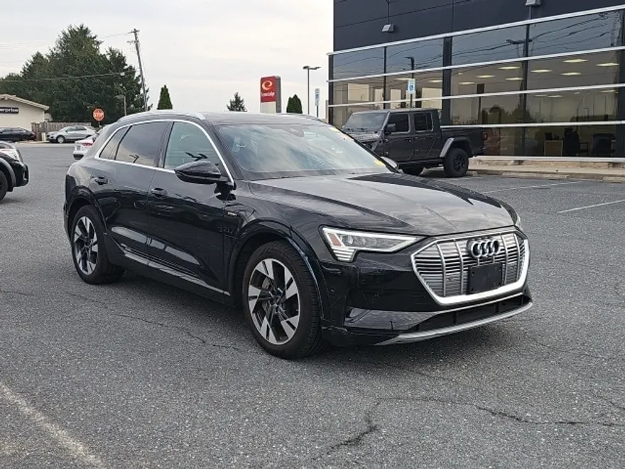 2022 Audi e-tron Premium Plus photo 1