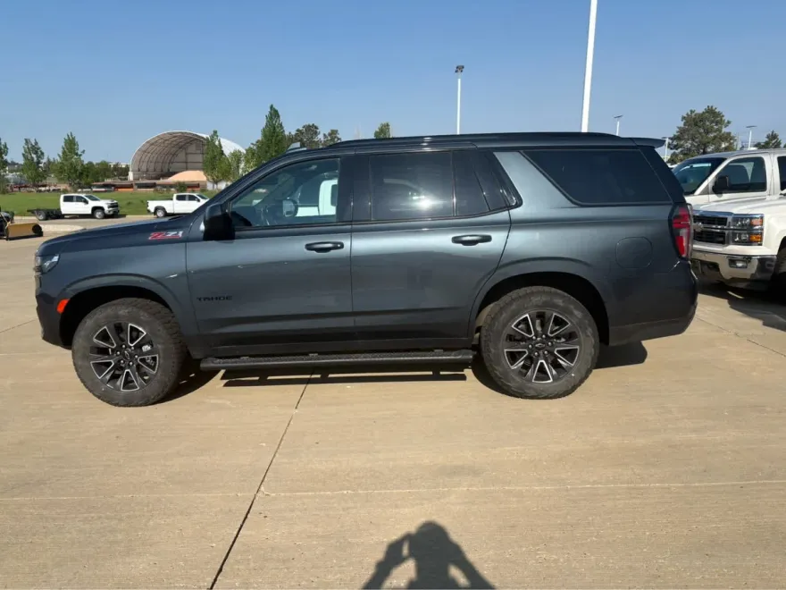 2021 Chevrolet Tahoe Z71 photo 1