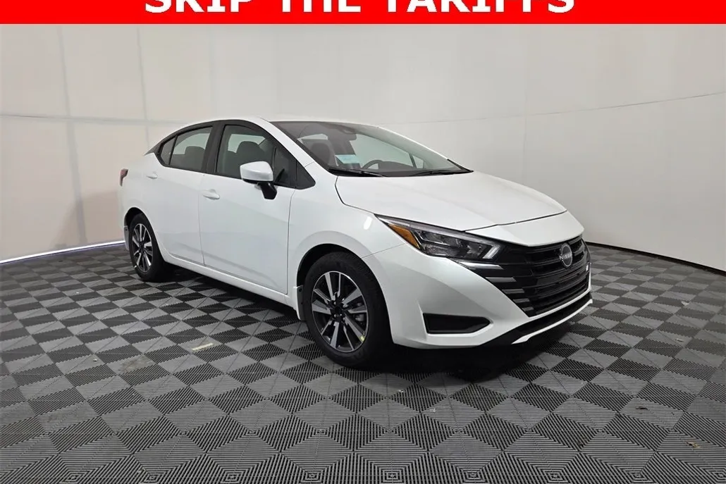 2025 Nissan Versa 1.6 SV photo 1