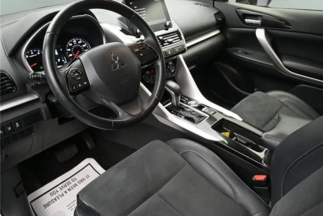 2022 Mitsubishi Eclipse Cross SE photo 1