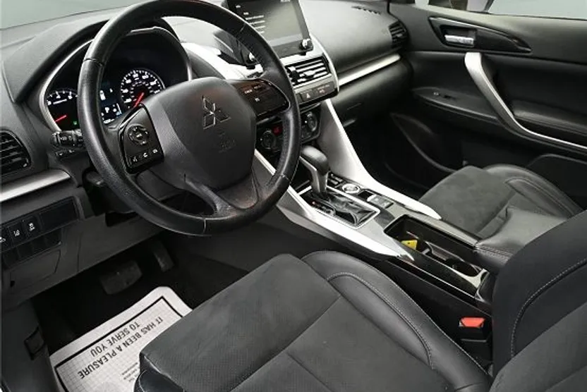 2022 Mitsubishi Eclipse Cross SE photo 1