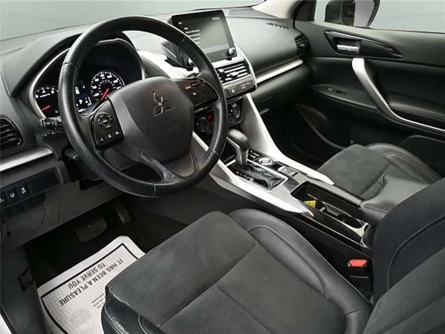 2022 Mitsubishi Eclipse Cross SE photo 1