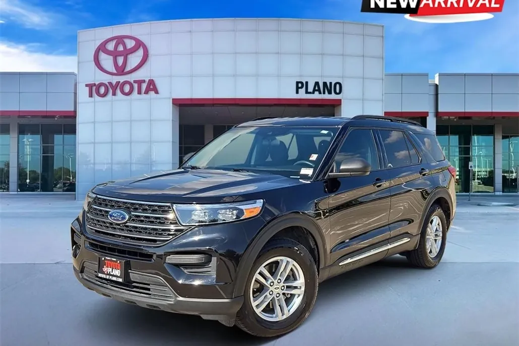2022 Ford Explorer XLT Sport photo 1