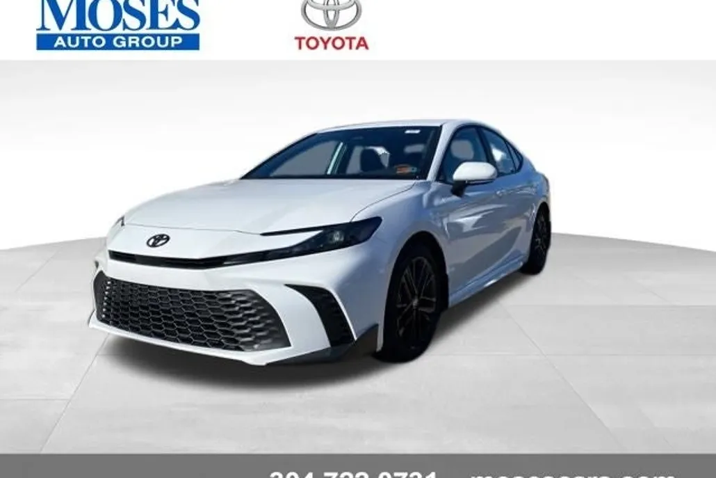 2026 Toyota Camry SE photo 1