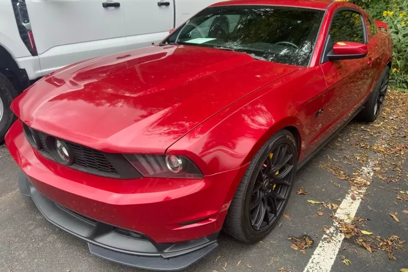 2012 Ford Mustang GT photo 1