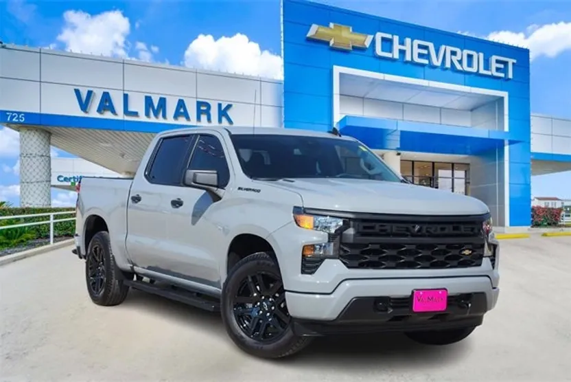 2025 Chevrolet Silverado 1500 Custom photo 1