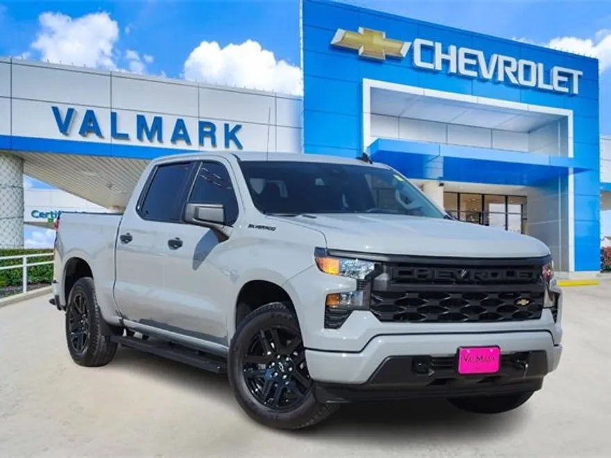 2025 Chevrolet Silverado 1500 Custom photo 1