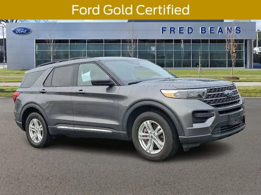 2022 Ford Explorer XLT photo 1