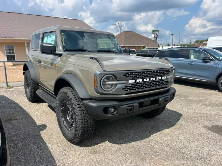 2025 Ford Bronco Badlands photo 1