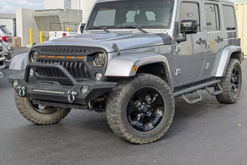 2015 Jeep Wrangler Unlimited Sahara photo 1