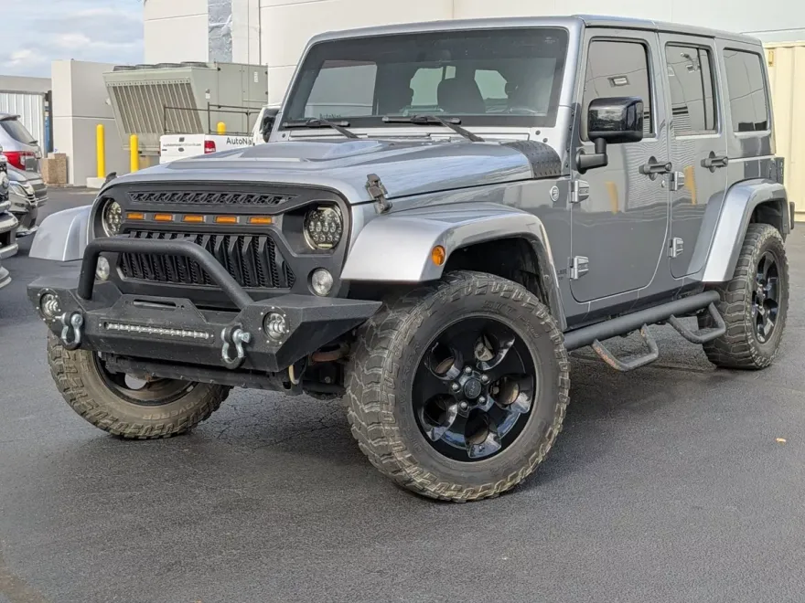 2015 Jeep Wrangler Unlimited Sahara photo 1