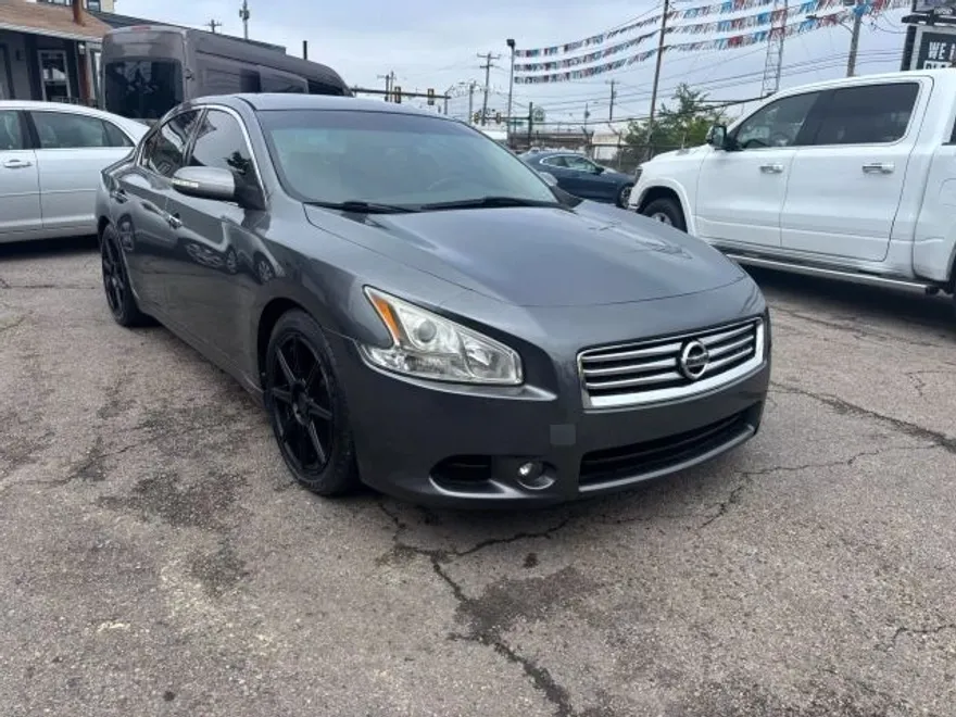 2014 Nissan Maxima SV photo 1