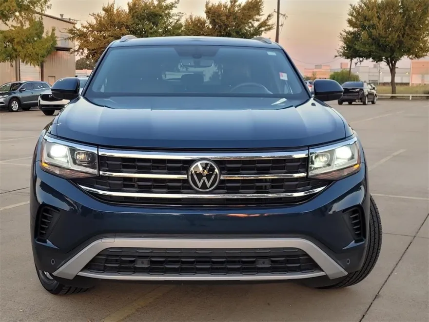 2021 Volkswagen Atlas Cross Sport V6 SE Technology photo 1