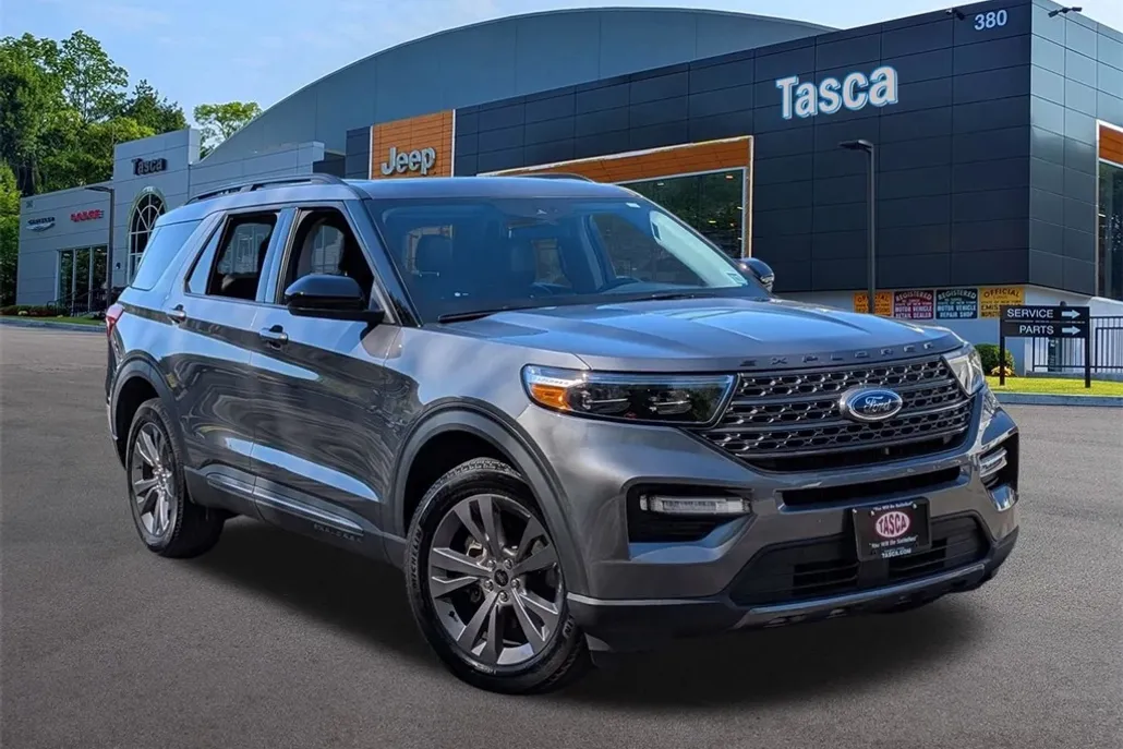 2022 Ford Explorer XLT photo 1
