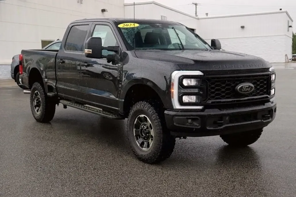 2025 Ford F-350 XLT photo 1