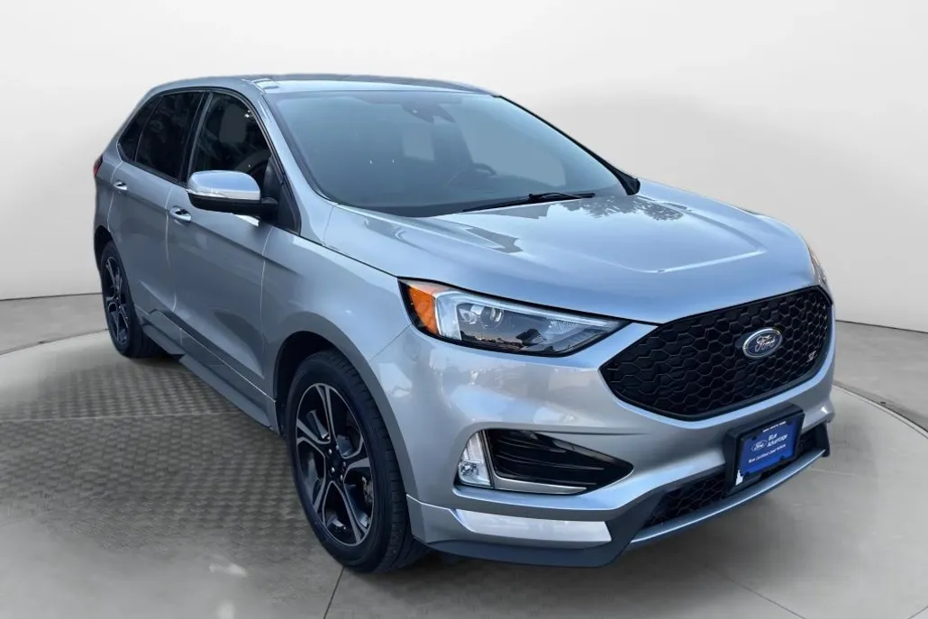 2020 Ford Edge ST photo 1