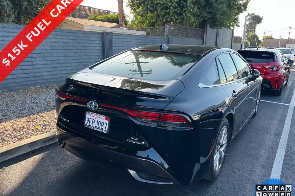 2022 Toyota Mirai XLE photo 1