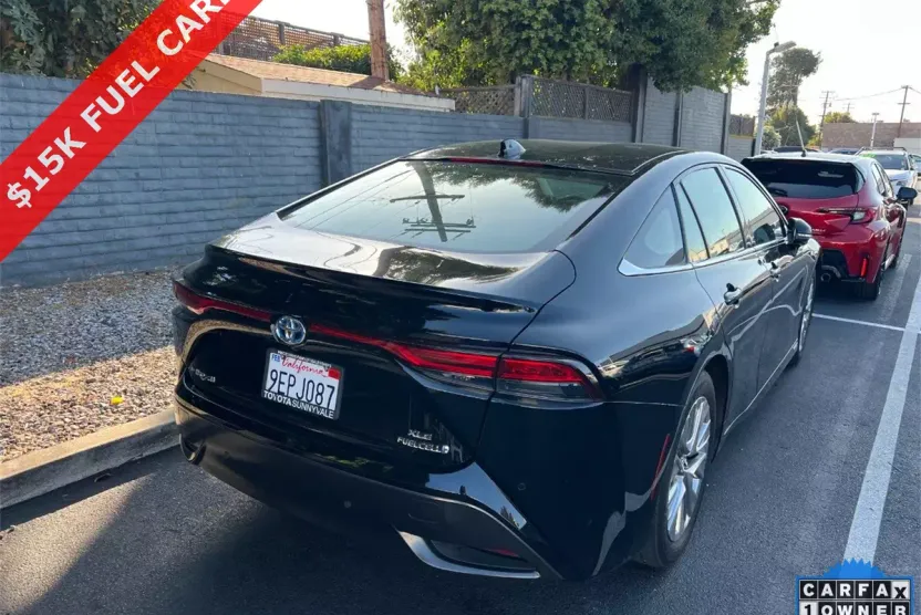 2022 Toyota Mirai XLE photo 1