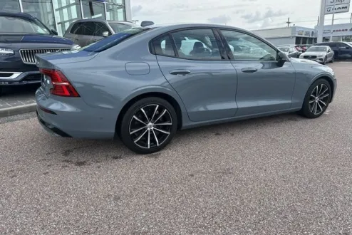2023 Volvo S60 Recharge Plus photo 3