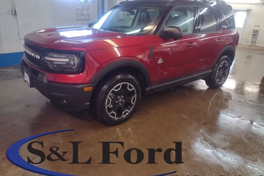 2025 Ford Bronco Sport Outer Banks photo 1
