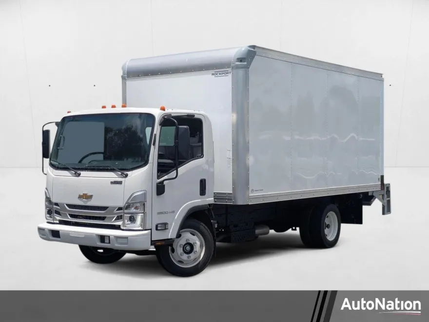 2025 Chevrolet Silverado photo 1