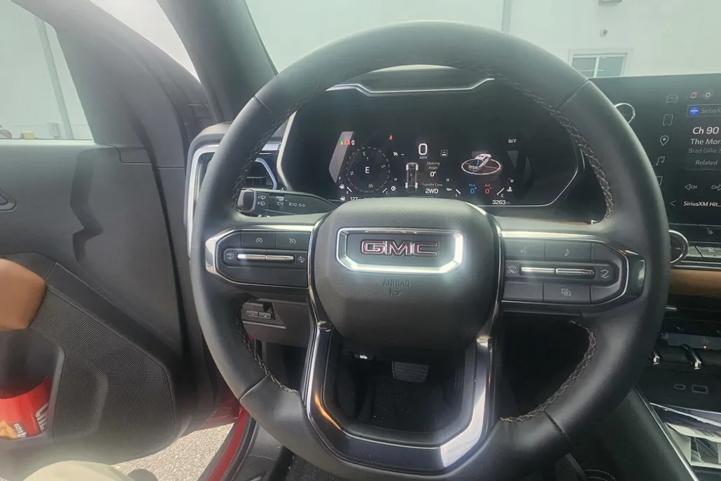 2025 Gmc Canyon AT4 photo 1