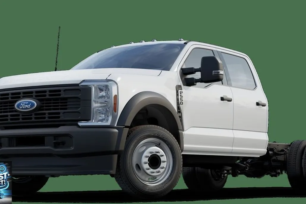 2025 Ford F-550 photo 1