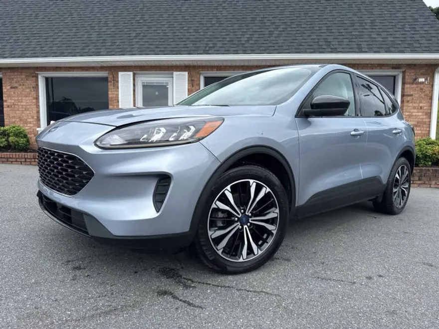 2022 Ford Escape SE photo 1