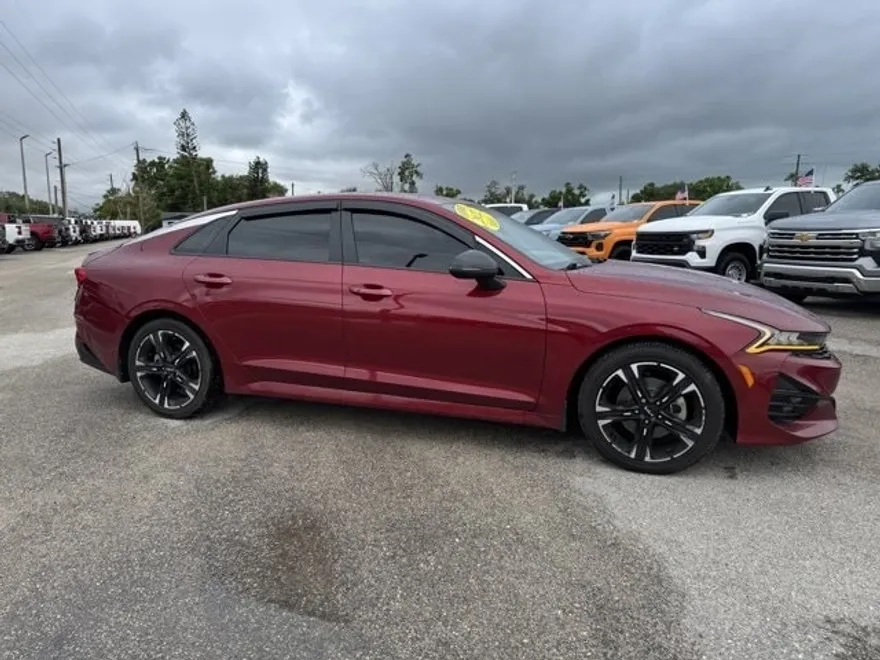 2022 Kia K5 GT-Line photo 1