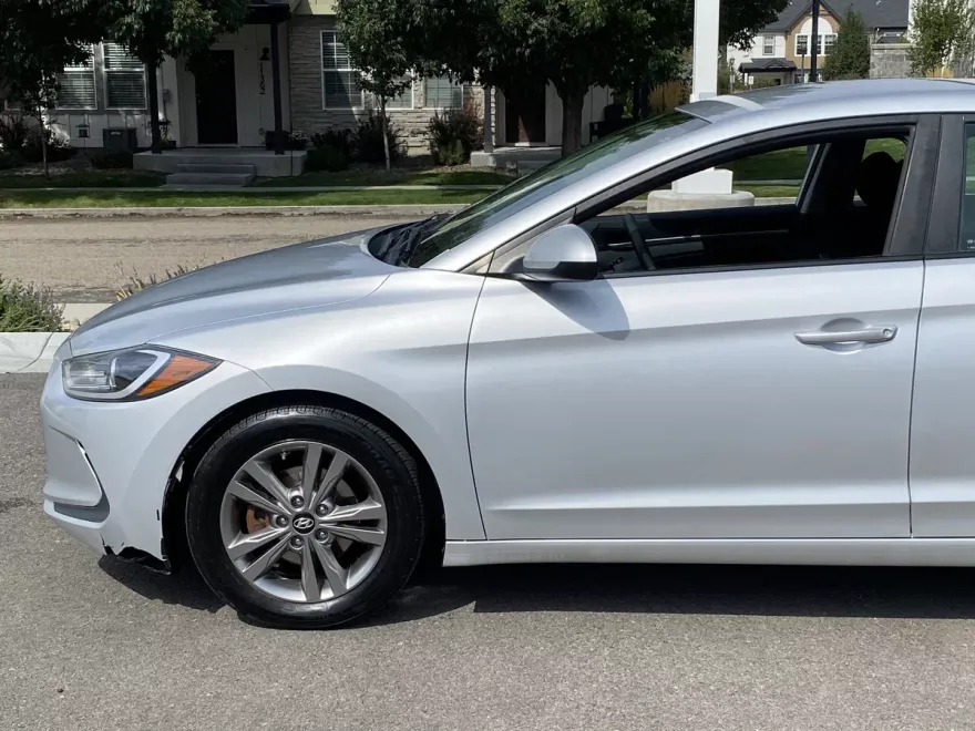 2018 Hyundai Elantra SEL photo 1