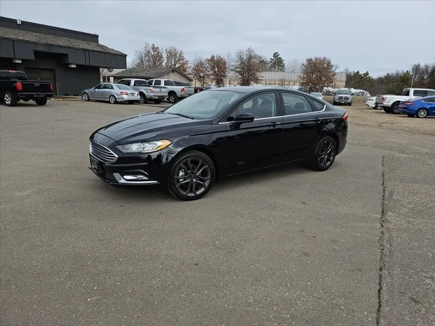2018 Ford Fusion SE photo 1