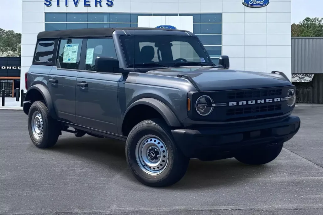 2025 Ford Bronco Base photo 1