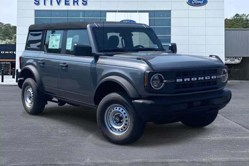 2025 Ford Bronco Base photo 1