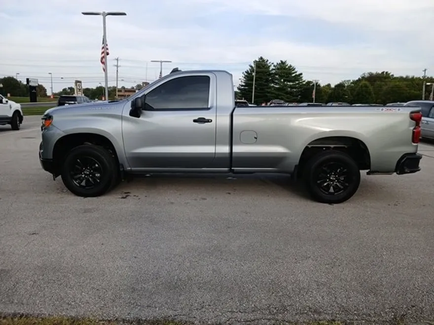 2025 Chevrolet Silverado 1500 photo 1