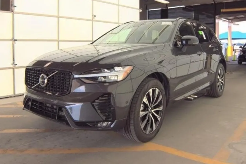 2025 Volvo XC60 B5 Plus photo 1