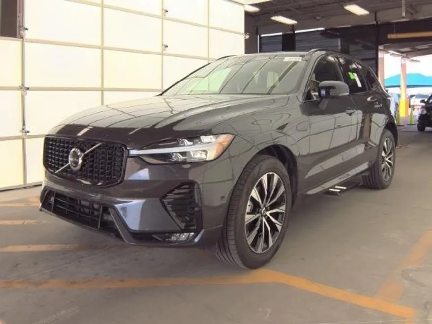 2025 Volvo XC60 B5 Plus photo 1