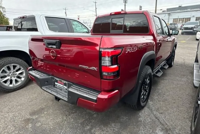 2022 Nissan Frontier PRO-4X photo 1